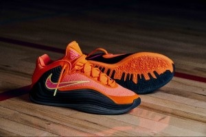 Freak 7!字母哥个人第七代签名鞋正式亮相!